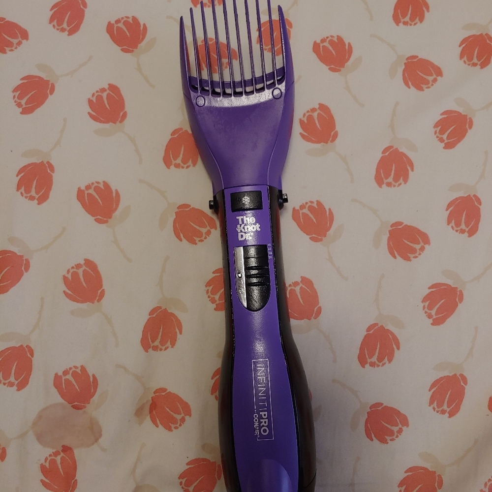 Dr. Knot blowout brush
